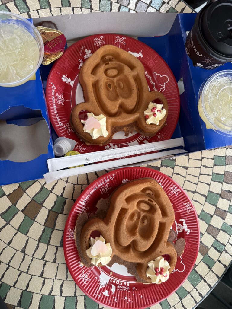 グレートアメリカン・ワッフルのミッキーのワッフル写真