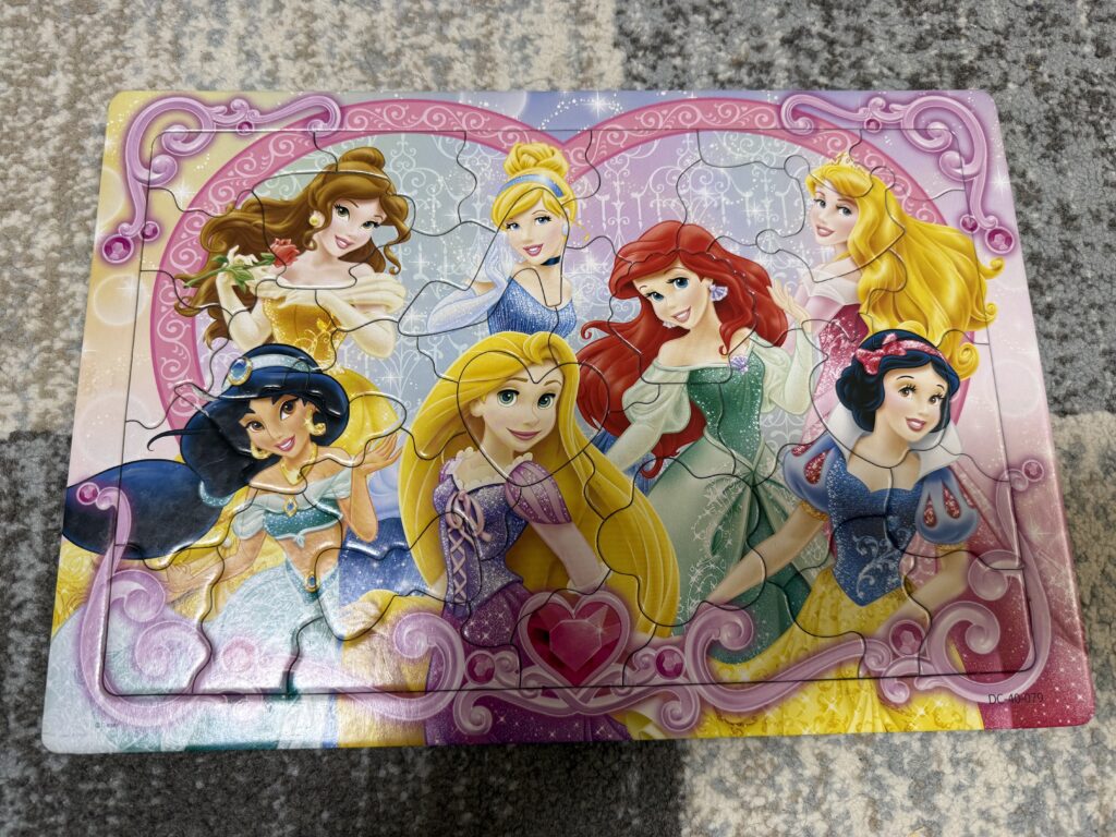 ディズニープリンセスのパズル40ピースの写真